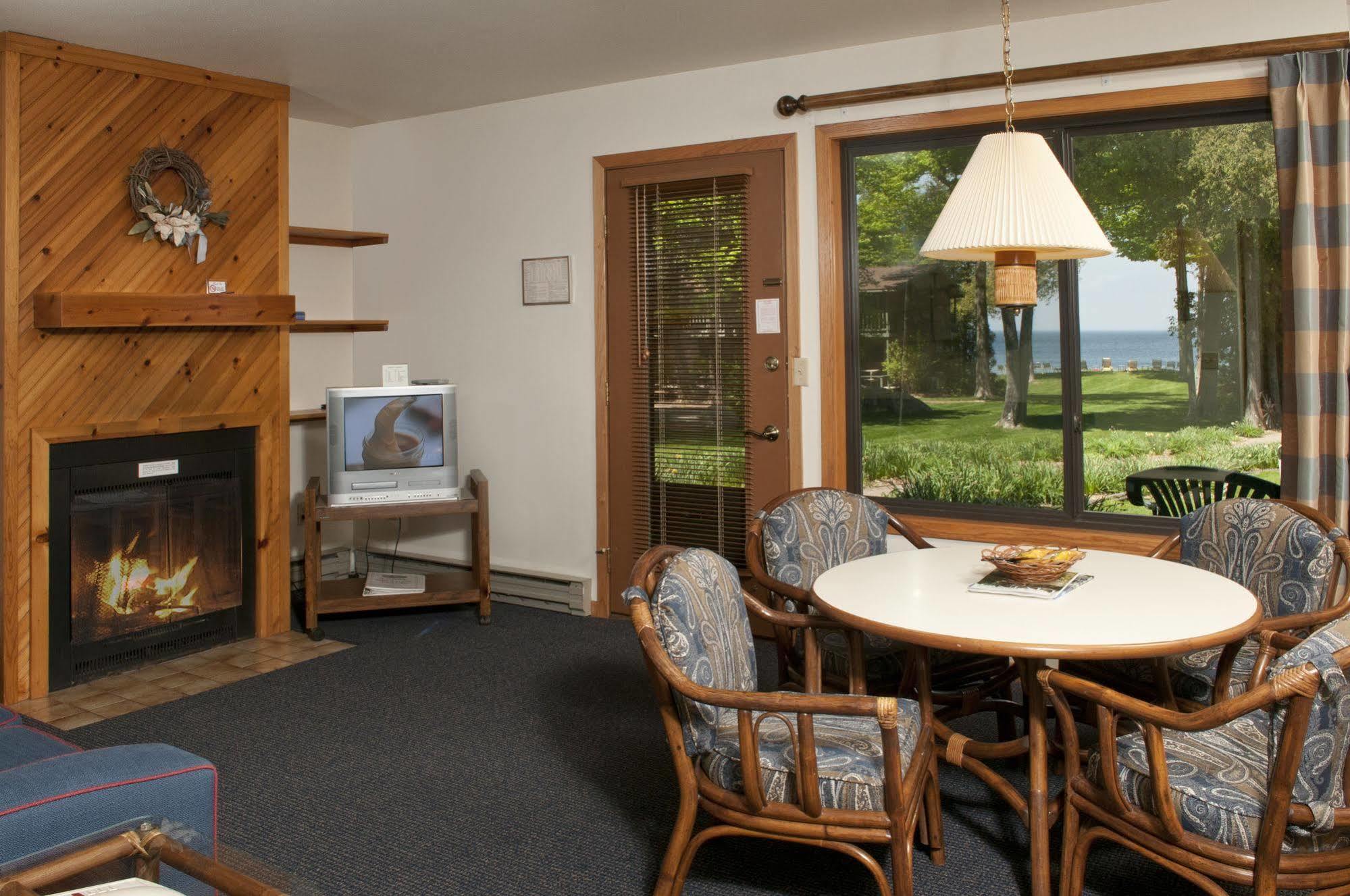 The Shallows Resort Egg Harbor Exterior photo